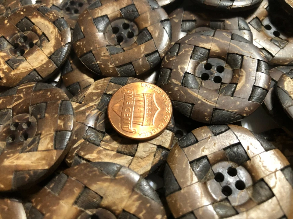 Set of 2 Vintage Big Brown Coconut Inlaid Woven Buttons 34mm Almost 1 3/8" 11672 - Image 4 of 4