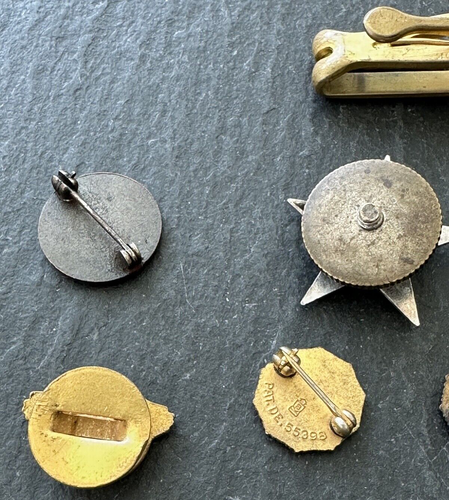 VINTAGE COLLECTION OF VFW AMERICAN LEGION MILITARY PINS G345 - Picture 11 of 14