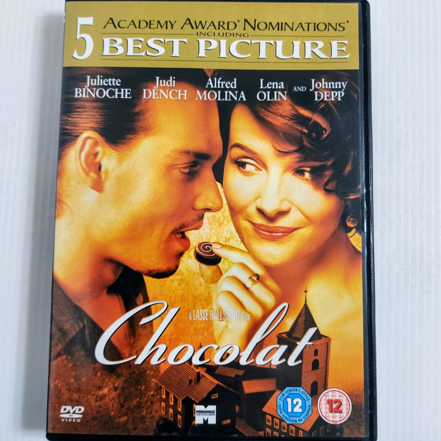 Chocolat DVD (2000) Juliette Binoche, Johnny Depp, Judi Dench, Lasse Hallström