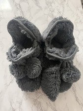 Never Worn Womens Mukluk Slipper Size M 7/8 Gray Faux Fur