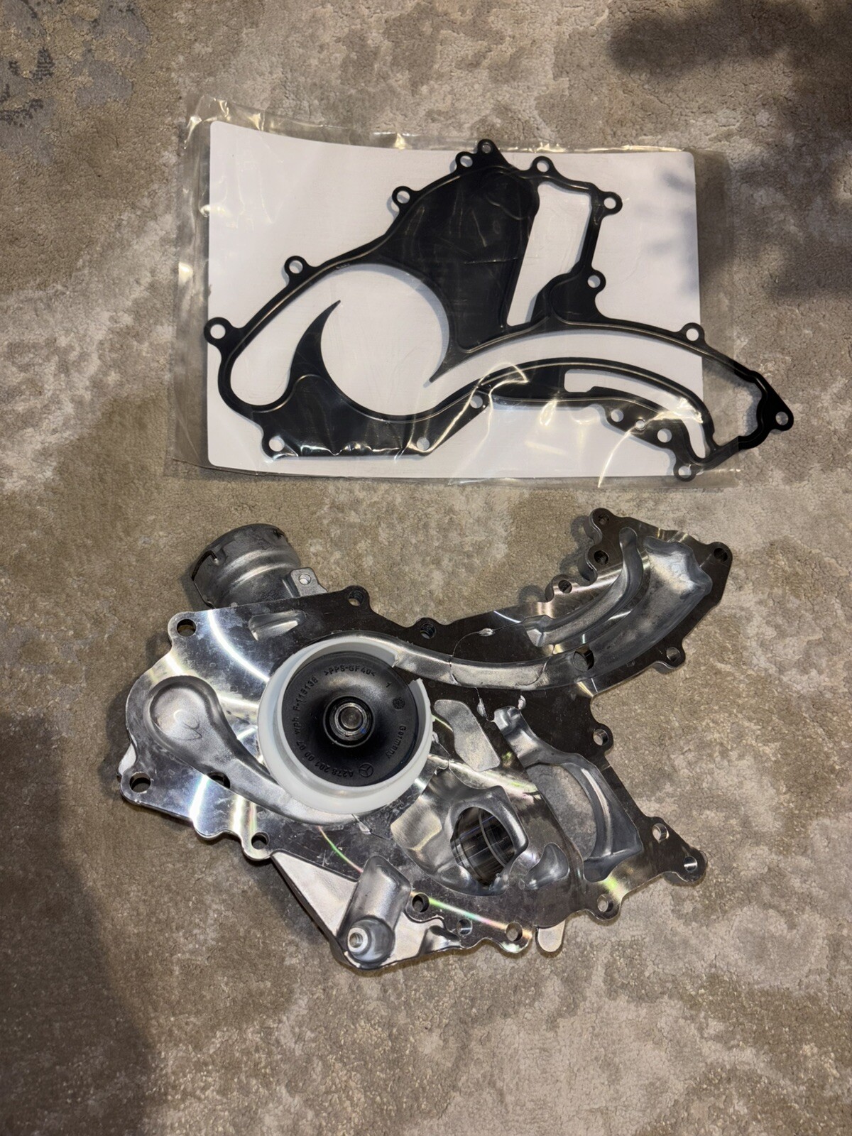 Mercedes Benz  S-class OEM .W166 W222 W212 C207 C216 M278 2782001201 Water Pump