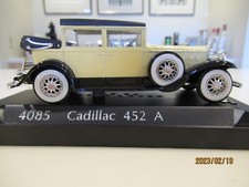 1:43 Solido 1931 Cadillac 452A Sedan Laundalet Creme/Black