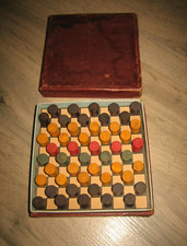 Ancien Jeu de poche Voyage Pions en Buis Solitaire.. ?