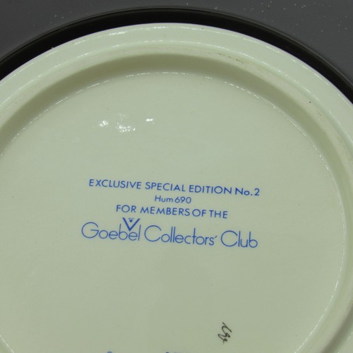 1978 UMBRELLA GIRL PLAQUE Hummel Goebel Collectors' Club Member Exclusive 690 - Picture 5 of 8