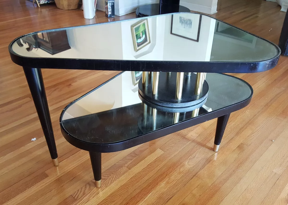 Triangular 2024 lamp table