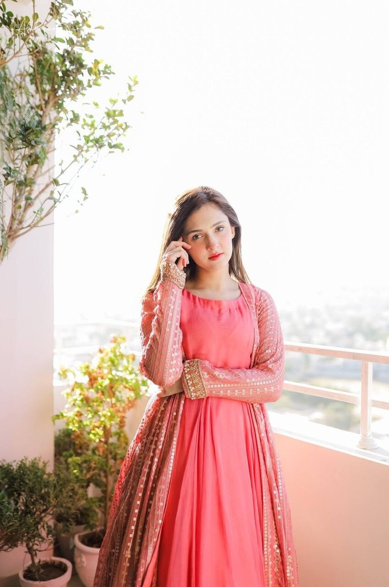 Aggregate 164+ pakistani shrug dresses best seven.edu.vn