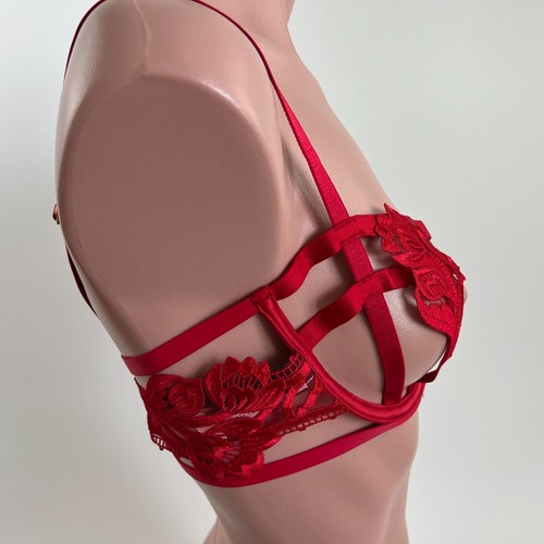 Victoria's Secret Floral Embroidered Strappy Open Cup Bralette Bra Red 34B NWT - Picture 4 of 7