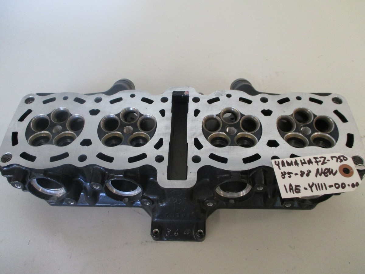 YAMAHA　VARANA S-20 16+ YAMAHA TR1 CYLINDER HEAD VX Deluxe 1050 V1 SUPERJET
