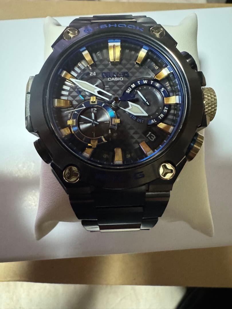 CASIO G-SHOCK MRG-B2000B-1AJR Kachi-iro Watch image 2