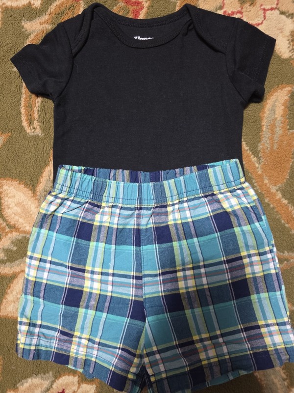 Boys Sz 6-9m Lot Of Plaid Shorts And Shirt