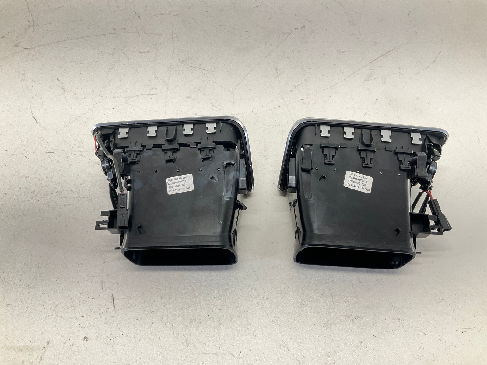 14-20 MASERATI Ghibli Front Left Driver & Right Passenger Dash Panel Air Vent CM