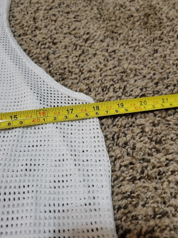 Camiseta sin mangas vintage hecha en EE. UU. Ediciones básicas para hombre malla mediana transparente músculo Foto 4 de 4