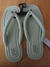 New Womens No Boundaries Puffy Flip Flop Size 11 Green Memory Foam Flat