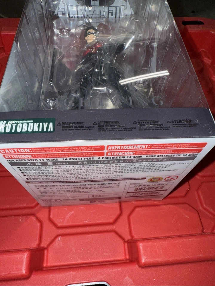 Kotobukiya - Nightwing ArtFX+ 1/10 Scale Statue - DC Comics - NEW & MIB - Image 2 of 4