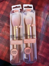 Real Techniques 2 Expert Face Makeup Brush for Liquid/cream foundation / Powder