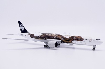JC Wings Boeing 777-300ER Air New Zealand ''Desolation of Smaug'' Flaps Down ZK-OK
