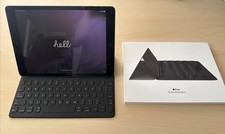 iPad 7th Gen 32 gig WiFi  Apple Smart Keyboard - Excellent Condition FREE SHIP