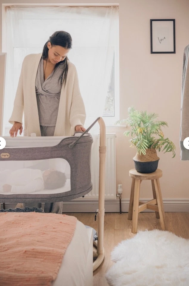 NiniPod Luxury Baby Height Adjustable Rocking Cot Bed Crib Nursery 0-9 Months - Image 3 of 4