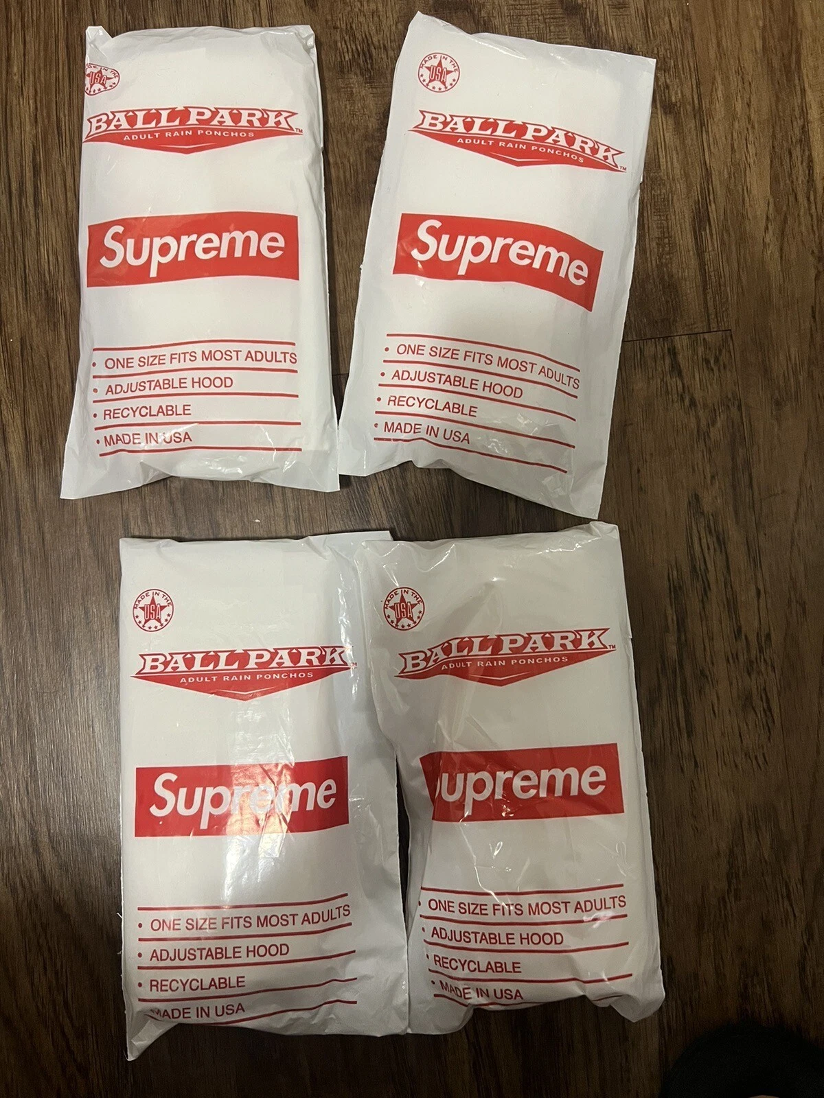 Supreme Ball Park boîte à pluie logo BOGO poncho veste de pluie manteau tee 4X lot SS20