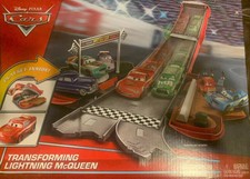 transforming lightning mcqueen playset