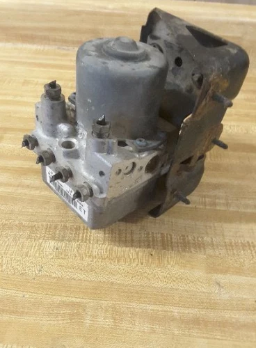 Bomba actuador freno antibloqueo ABS Chevrolet Malibu 2004-2008 Foto 2 de 3