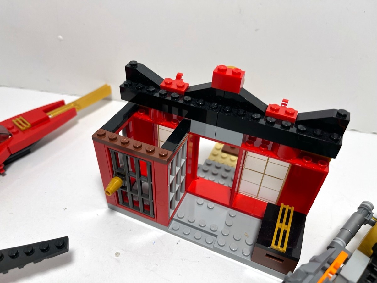 LEGO Ninjago LOT: Cole's Dirt Bike 70672, Kai Fighter 70721