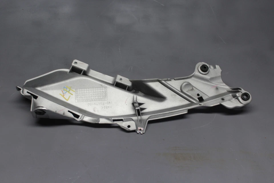 15-18 雅马哈 YZF R3 左手侧挡泥板 COWL 1WD-F117V-00 — 第 4/4 张图片