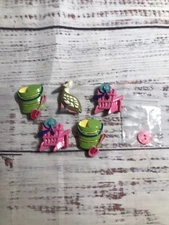 Vintage The Quacker Factory Sun And Fun Button Covers Beach Scene Extra Button