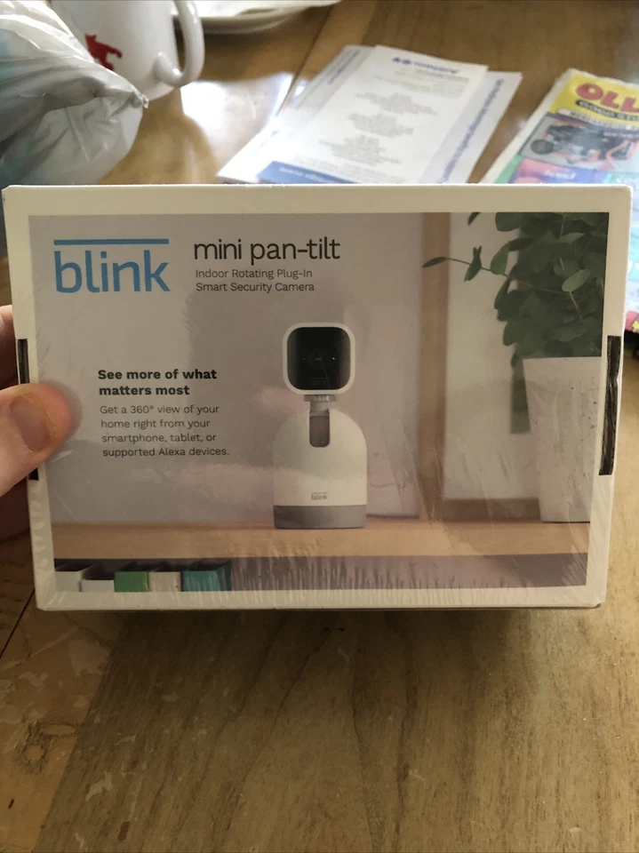 Blink Mini Pan-Tilt Camera | Rotating indoor plug-in smart security camera HD - Image 2 of 4