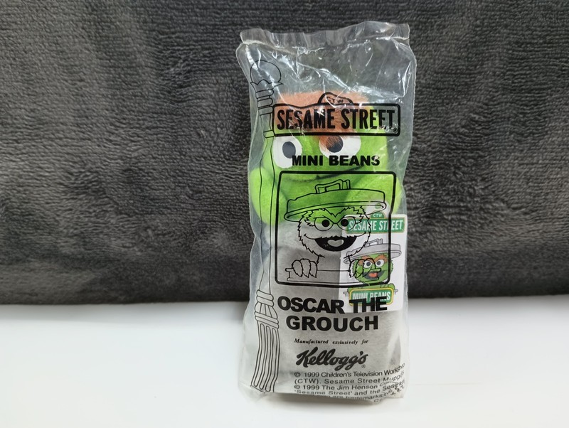 Oscar The Grouch Mini Bean Bag - 1999 Kellogg’s Cereal Box Premium - New Sealed