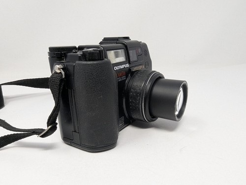 Olympus C-5050 ZOOM Camedia 5 Megapixel Digital Camera - Picture 10 of 12
