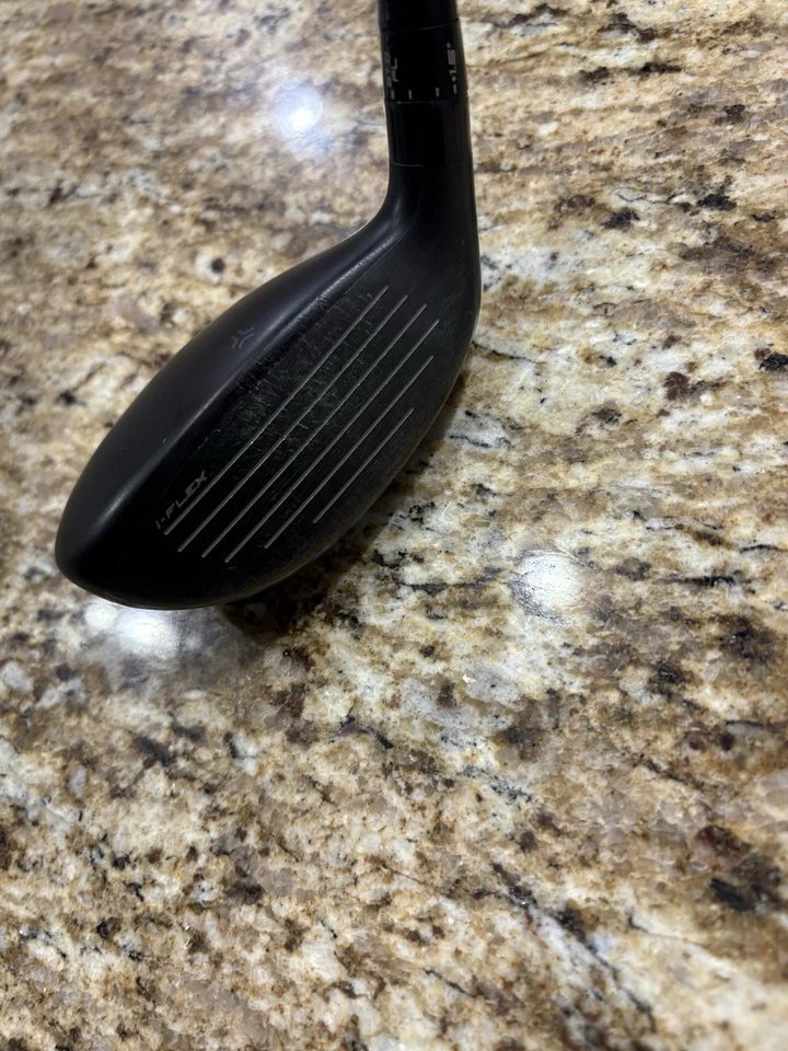 Srixon ZXi 4 Hybrid 22 Deg Graphite Ventus Blue TR 8-S Stiff Right-Hand  - Image 3 of 4