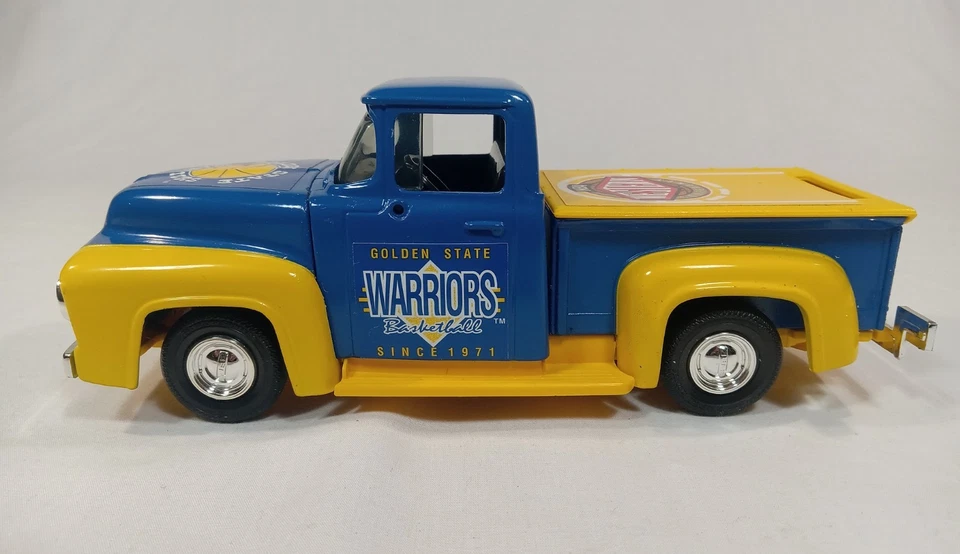 Camión Ford Golden State Warriors 1995 Ertl Collectibles 1956 banco fundido a presión 1:24 Foto 4 de 4