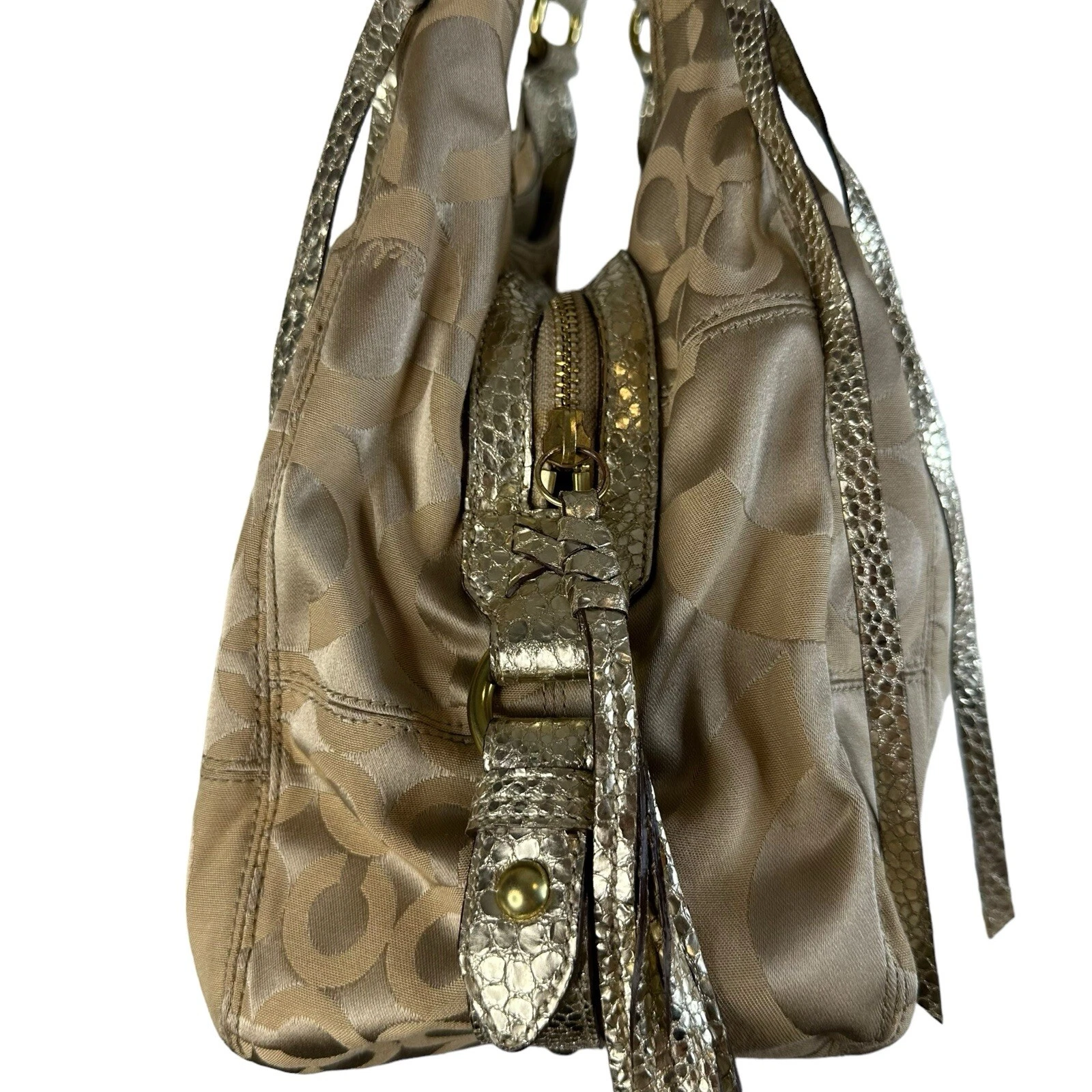 Borsa a tracolla Coach monogramma logo C beige pelliccia metallica finitura tela pelle #13905