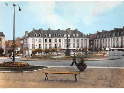 51 . Nr. 101936 . cpsm .10x15 cm .vitry le francois .la place d armes .