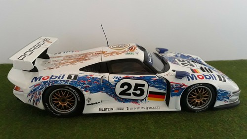 PORSCHE 911 GT1 LE MANS 1996 # 25 MOBIL 1 BOUTSEN 1/18 UT Models 180966625 voitu - Imagen 5 de 10