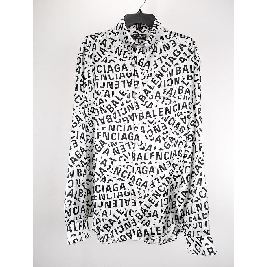 極美品 BALENCIAGA モノグラム 半袖シャツ 総柄ロゴ 黒白 XL相当 極美品 BALENCIAGA モノグラム 半袖シャツ 総柄ロゴ 黒白 XL相当