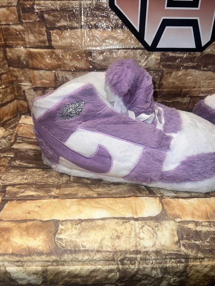 Zapatillas Fury Púrpura Jordan 1 Unisex Adultos/Niños Hombres 11 Mujeres’s 9 Nuevas sin Caja Foto 2 de 4