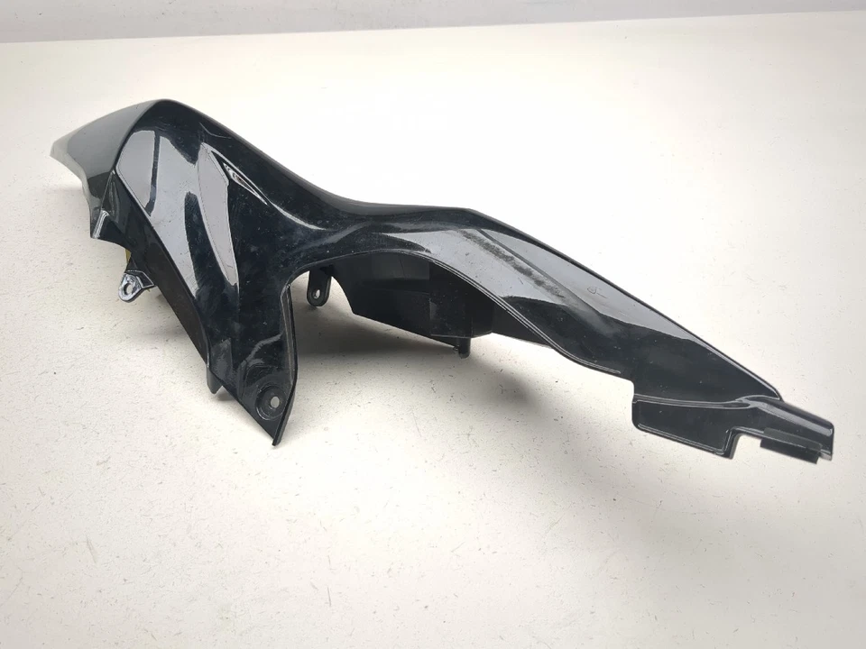 Carenado trasero izquierdo Suzuki GSXR 1000 09-16 Foto 2 de 4