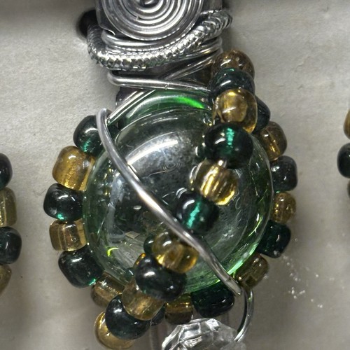 4 Stainless Steel Butter Spreaders Canape’ Knives Glass Beaded Irish St Patrick - Afbeelding 4 van 5