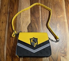 Loungefly Harry Potter Hufflepuff Crossbody Bag Yellow & Black. NEW Never Used