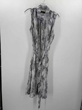 Pre-Owned Tahari White Size Medium Knee Length Sleeveless Dress