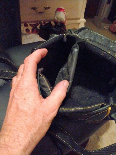 Small Body Glove Camera/   Bag 9" X 5" X 6"  Shoulder Strap & handle 4 pockets - Picture 8 of 12
