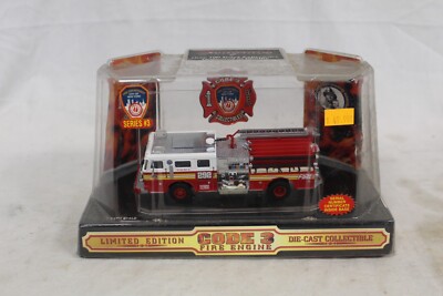 Code 3 Collectibles FDNY Die-Cast Fire engine #292 (E-1)