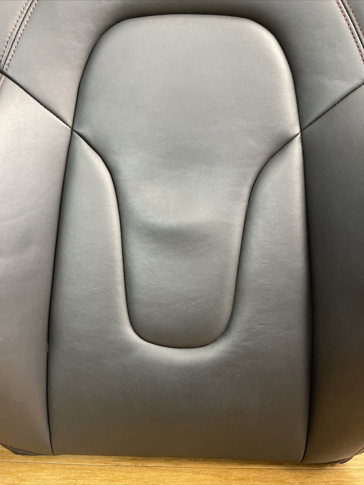 2014-2015 Audi R8 42 Front Right Upper Seat Leather Black Cushion OEM *NOTE*
