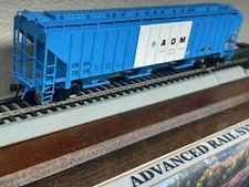 ADM ARCHER DANIELS MIDLAND RIB SIDE COVERED 4750cu 3 BAY HOPPER CAR HO Scale NEW