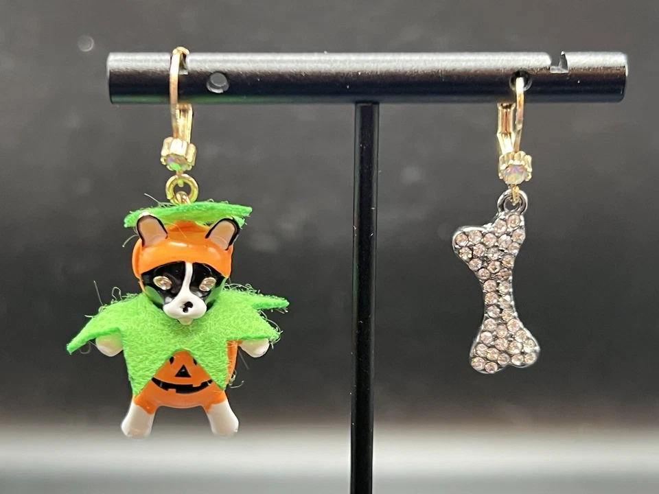 PENDIENTES BETSEY JOHNSON CALABAZA PERRO Y HUESO PAVÉ DESAJUSTE HALLOWEEN GOTA NUEVOS EN CAJA $42 Foto 2 de 4