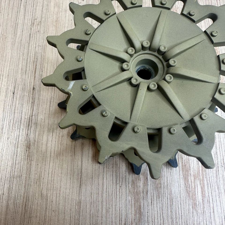 21ST CENTURY TOYS M5 STUART 1/6 RC TANK TRACK DRIVE SPROCKET REPLACEMENT PART - Image 4 of 4