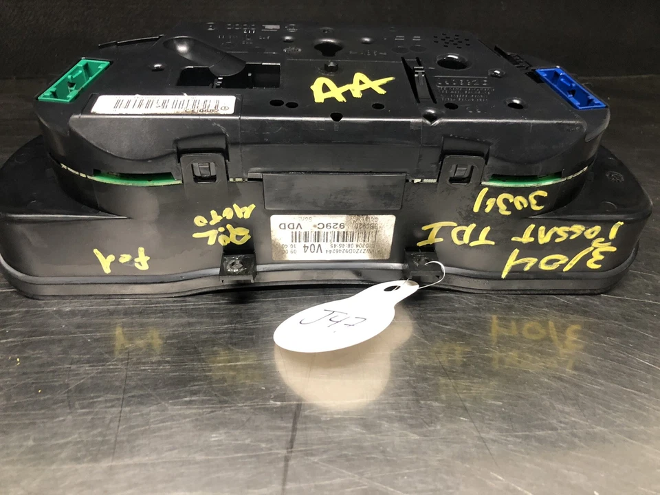 2004 2005 Volkswagen Passat TDI Diesel Instrument Speedometer Gauge Cluster - Image 4 of 4