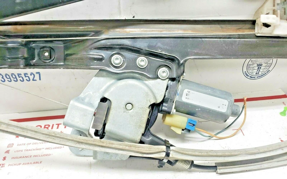 GMC Yukon Denali 2000-2006 regulador de ventana delantera derecha con motor 20930664 OEM Foto 2 de 4